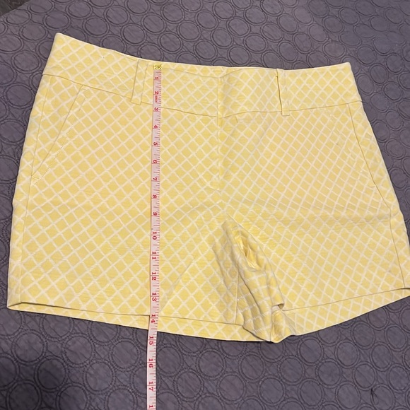 Ann Taylor yellow shorts women’s size 12 - Picture 11 of 11